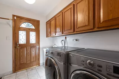 28 Cambridge Drive, Oak Brook, IL 60523 - Photo 11