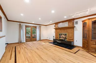 28 Cambridge Dr, Oak Brook, IL 60523 - Photo 5