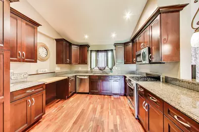 32362 N Pine Avenue, Grayslake, IL 60030 - Photo 9