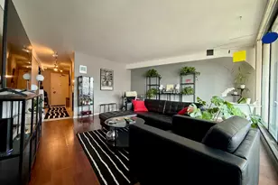 300 N State St, Chicago, IL 60654 - Photo 5