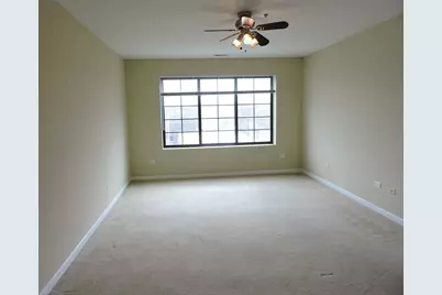 8255 Skokie Boulevard #404, Skokie, IL 60077 - Photo 5