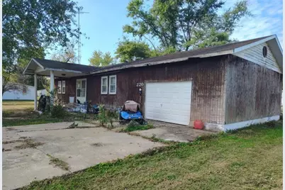 220 S Marion Street, Centralia, IL 62801 - Photo 3