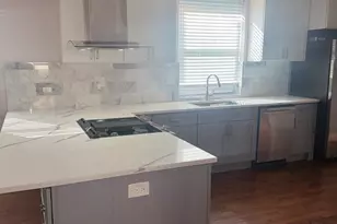 8040 S Luella Ave, Chicago, IL 60617 - Photo 7