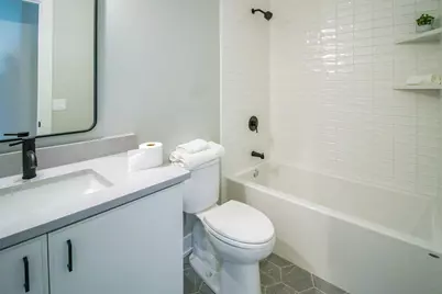 4706 S Saint Lawrence Avenue #2E, Chicago, IL 60615 - Photo 9