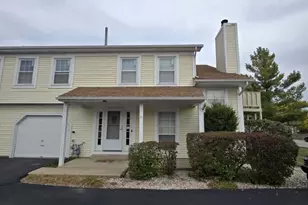216 Whitewood Dr, Streamwood, IL 60107 - Photo 1