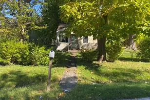 14717 E Riverside Dr, South Holland, IL 60473 - Photo 3