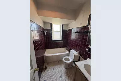 391 E Kensington Avenue, Chicago, IL 60628 - Photo 17