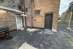 391 E Kensington Ave, Chicago, IL 60628 - Photo 21