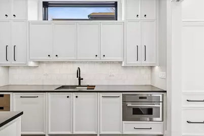 147 N Myrtle Avenue, Elmhurst, IL 60126 - Photo 9