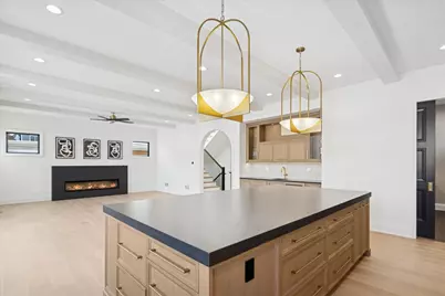 147 N Myrtle Avenue, Elmhurst, IL 60126 - Photo 7