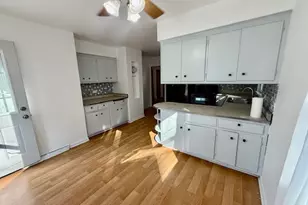 2723 W 98th St, Evergreen Park, IL 60805 - Photo 5