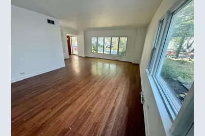 2723 W 98th Street, Evergreen Park, IL 60805 - Photo 3