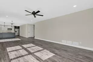 903 Springhill Dr, Coal City, IL 60416 - Photo 11