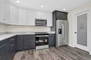 903 Springhill Dr, Coal City, IL 60416 - Photo 3