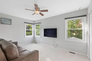 1272 Sandhurst Dr, Buffalo Grove, IL 60089 - Photo 19