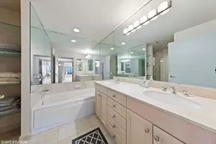 57 E Delaware Pl, Chicago, IL 60611 - Photo 9