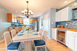 1913 E Newport Dr, Urbana, IL 61802 - Photo 3