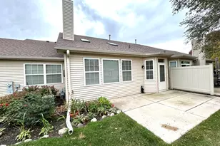 21253 Legion Lake Ct, Crest Hill, IL 60403 - Photo 19