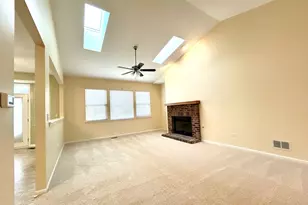 21253 Legion Lake Ct, Crest Hill, IL 60403 - Photo 3