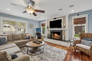 2306 Hanscom Ct, Schaumburg, IL 60193 - Photo 7