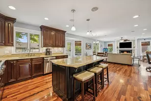 2306 Hanscom Ct, Schaumburg, IL 60193 - Photo 5