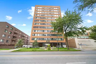 6118 N Sheridan Rd, Chicago, IL 60660 - Photo 1