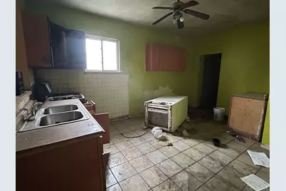 7450 S Colfax Avenue, Chicago, IL 60649 - Photo 11