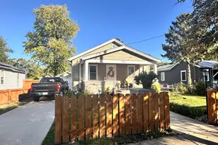 131 N Kendall St, Aurora, IL 60505 - Photo 3