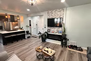 131 N Kendall St, Aurora, IL 60505 - Photo 5