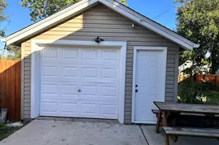 131 N Kendall St, Aurora, IL 60505 - Photo 23