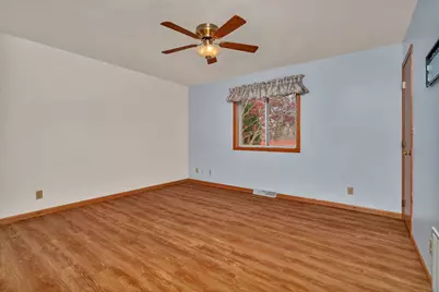 225 Fossil Cove Lane, Wilmington, IL 60481 - Photo 11