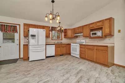 225 Fossil Cove Lane, Wilmington, IL 60481 - Photo 7