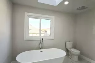 19013 Amlin Ln, Country Club Hills, IL 60478 - Photo 11