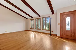 823 N Harrow Ct, Addison, IL 60101 - Photo 7