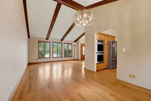 823 N Harrow Ct, Addison, IL 60101 - Photo 11