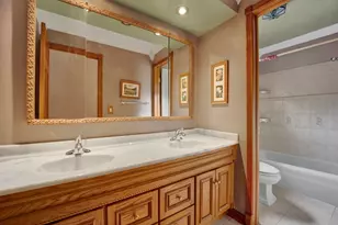 823 N Harrow Ct, Addison, IL 60101 - Photo 19