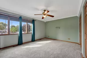 823 N Harrow Ct, Addison, IL 60101 - Photo 21