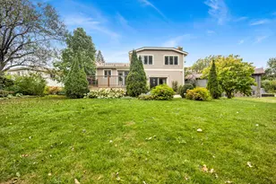 823 N Harrow Ct, Addison, IL 60101 - Photo 3