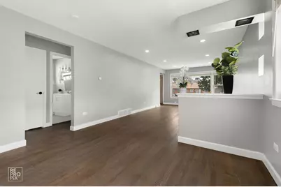 9134 S Marquette Avenue, Chicago, IL 60617 - Photo 5