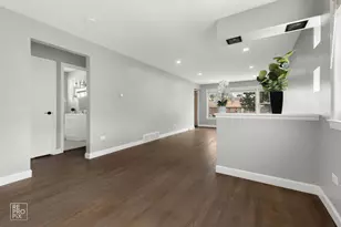 9134 S Marquette Ave, Chicago, IL 60617 - Photo 5