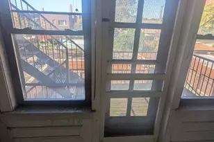 6740 S Oglesby Ave, Chicago, IL 60649 - Photo 11