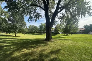 22 Waterbury Ln, Schaumburg, IL 60193 - Photo 23