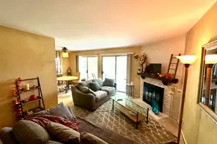 22 Waterbury Ln, Schaumburg, IL 60193 - Photo 5