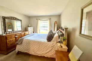 22 Waterbury Ln, Schaumburg, IL 60193 - Photo 11