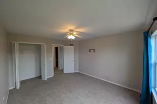 671 Fieldcrest Dr, South Elgin, IL 60177 - Photo 9