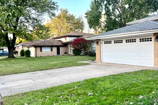 15737 Dante Dr, South Holland, IL 60473 - Photo 3