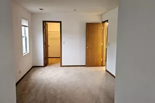 301 Village Creek Dr, Lake in the Hills, IL 60156 - Photo 15