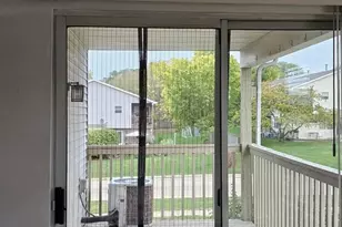 301 Village Creek Dr, Lake in the Hills, IL 60156 - Photo 23