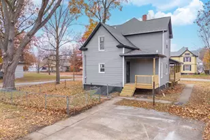220 W Bennett St, Pontiac, IL 61764 - Photo 9