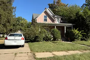 430 Shaw St, Rockford, IL 61104 - Photo 3